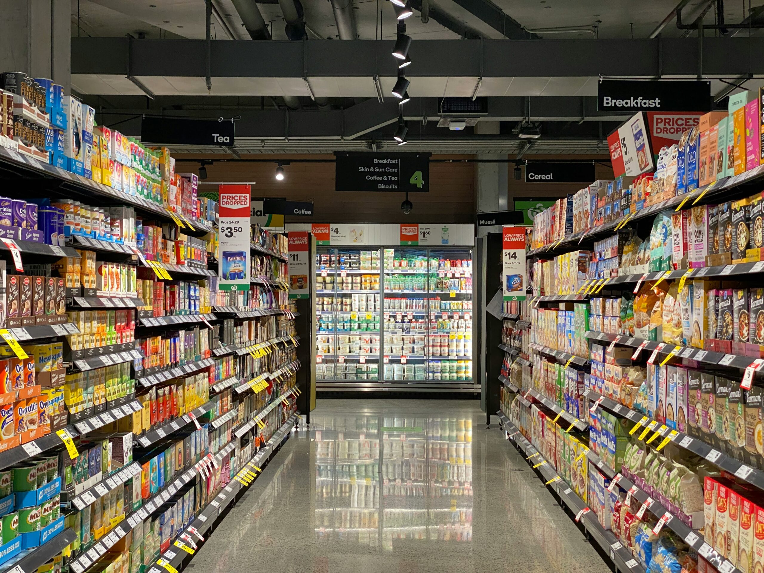 Hannaford grocery store to close Mass. location, lay off 160 employees