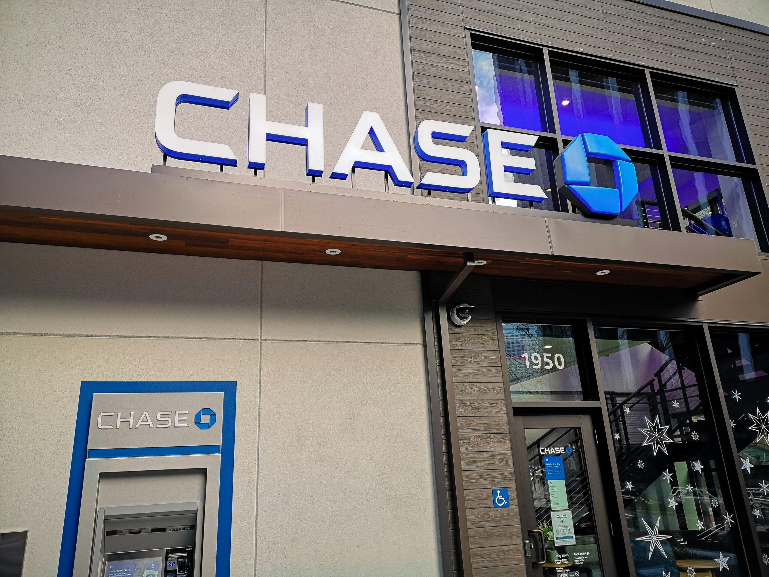 JPMorgan Chase plans to open 100th Mass. location this year